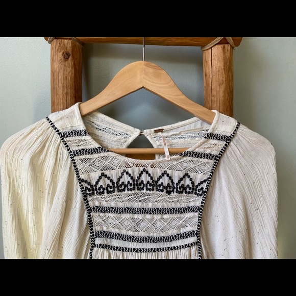 Free People boho embroidery top XS - Picture 3 of 9